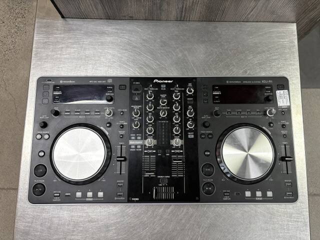Gear Hunter | Pioneer XDJ-R1 All-In-One CD/USB/DJ Player/Controller